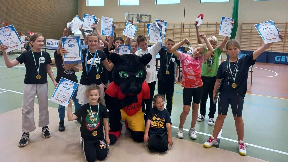 Turniej Kids Cup w Pakosławiu. Zagrali adepci tenisa stołowego [ZDJĘCIA] - Zdjęcie główne