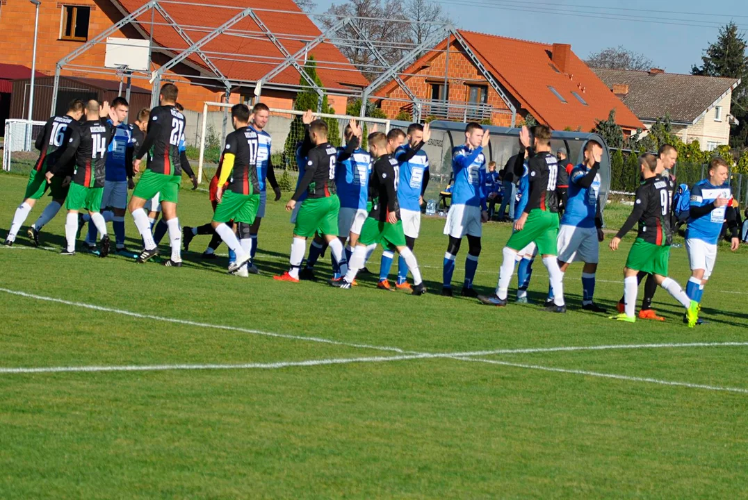 Zacięte derby w Pieruszycach [ZDJĘCIA] - Zdjęcie główne