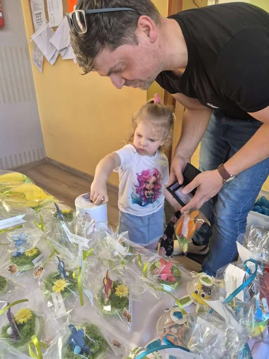Kiermasz w przedszkolu Jarzębinka w Jarocinie na rzecz Fundacji Ogród Marzeń