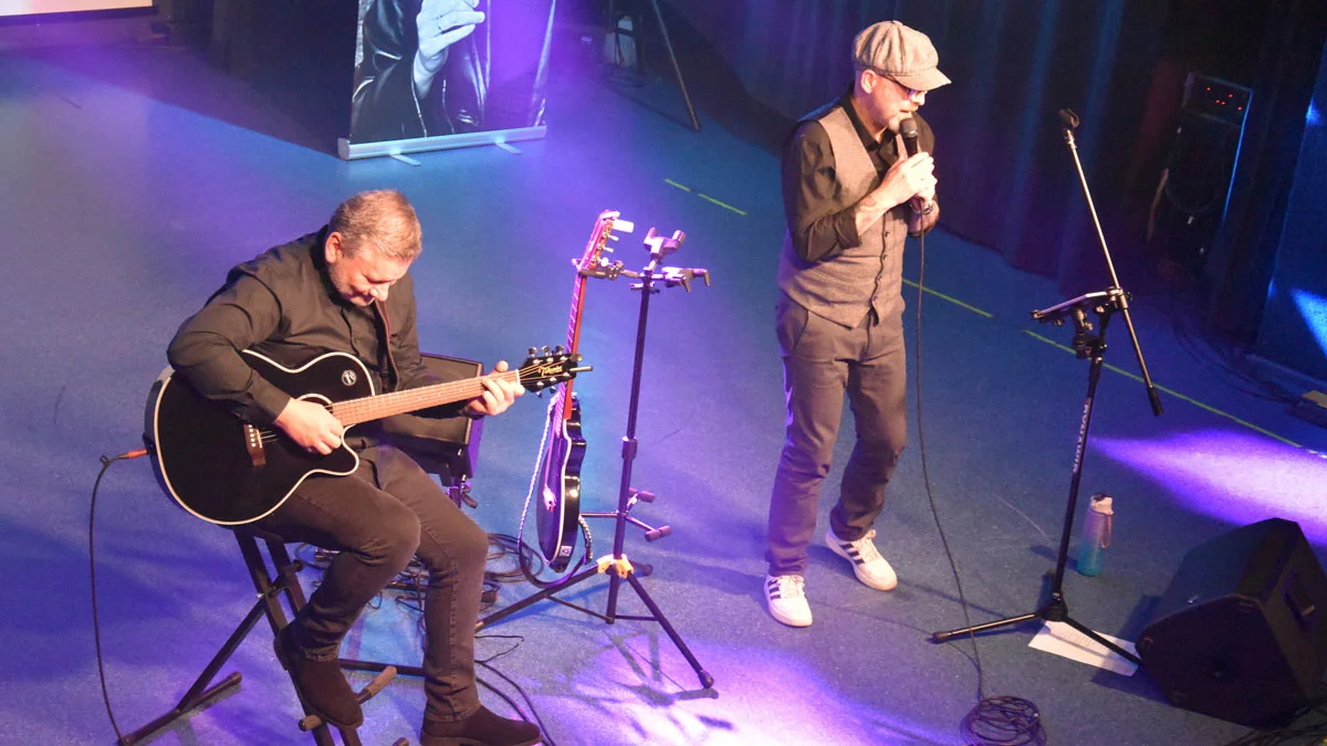 Koncert "Osiecka z Krajewskim" duetu Retro Gitary  w GOK Hutnik