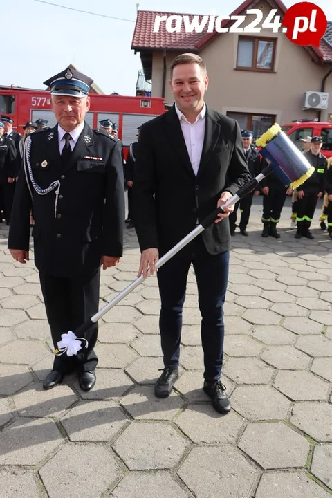 Uroczyste przekazanie auta jednostce OSP Śląskowo