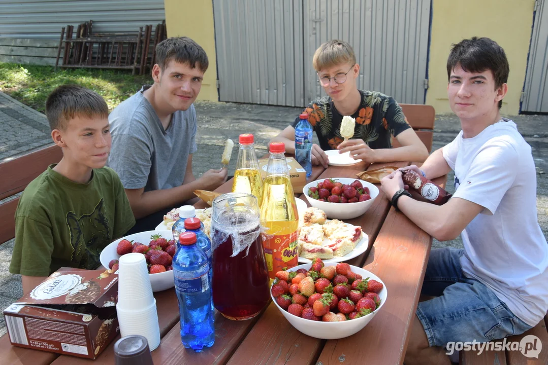 Akcja charytatywna w Domu Dziecka w Bodzewie. Piknik integracyjny z pracownikami firmy Dachbart