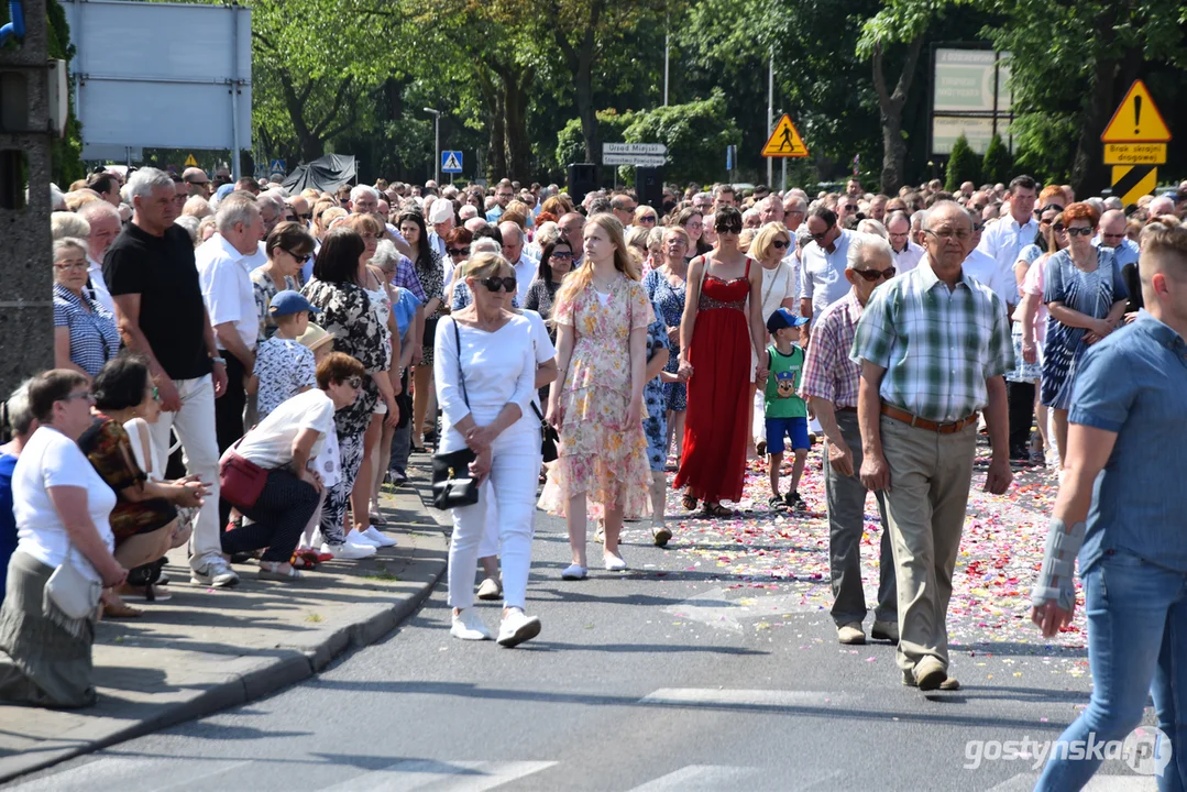 Gostyń - Boże Ciało 2023 - procesja ulicami miasta