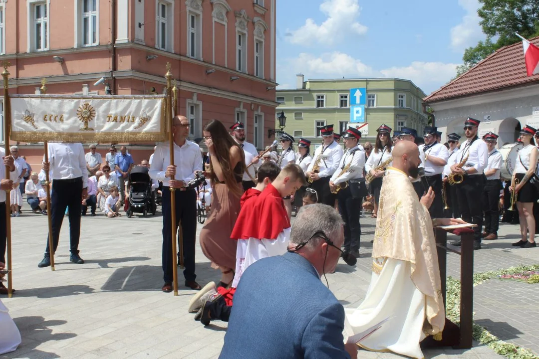 Boże Ciało w Jarocinie. Procesja z parafii św. Marcina do Chrystusa Króla