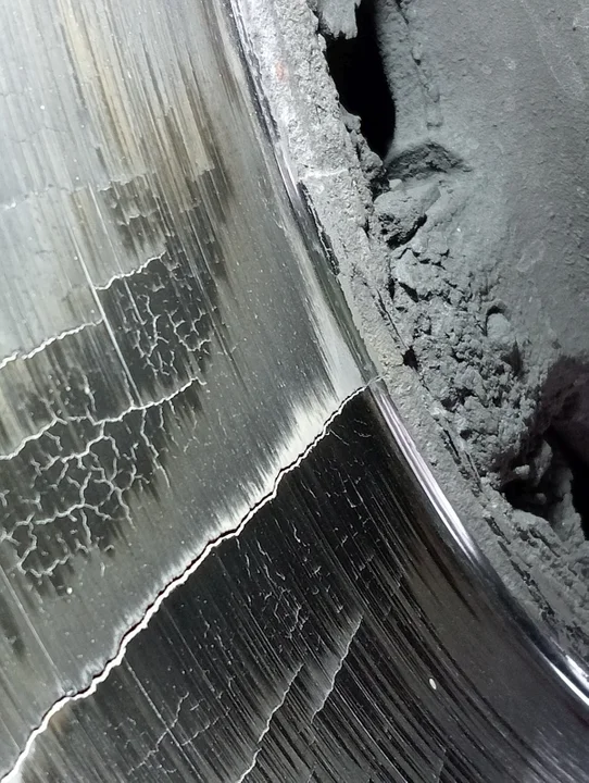 Ciężarówka zagrażała życiu kierowców. ITD ujawniła poważną usterkę