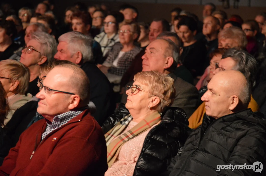 Koncert największych przebojów musicalowych i filmowych w Poniec. Od "Księżniczki Czardasza" po "Skrzypka na dachu"