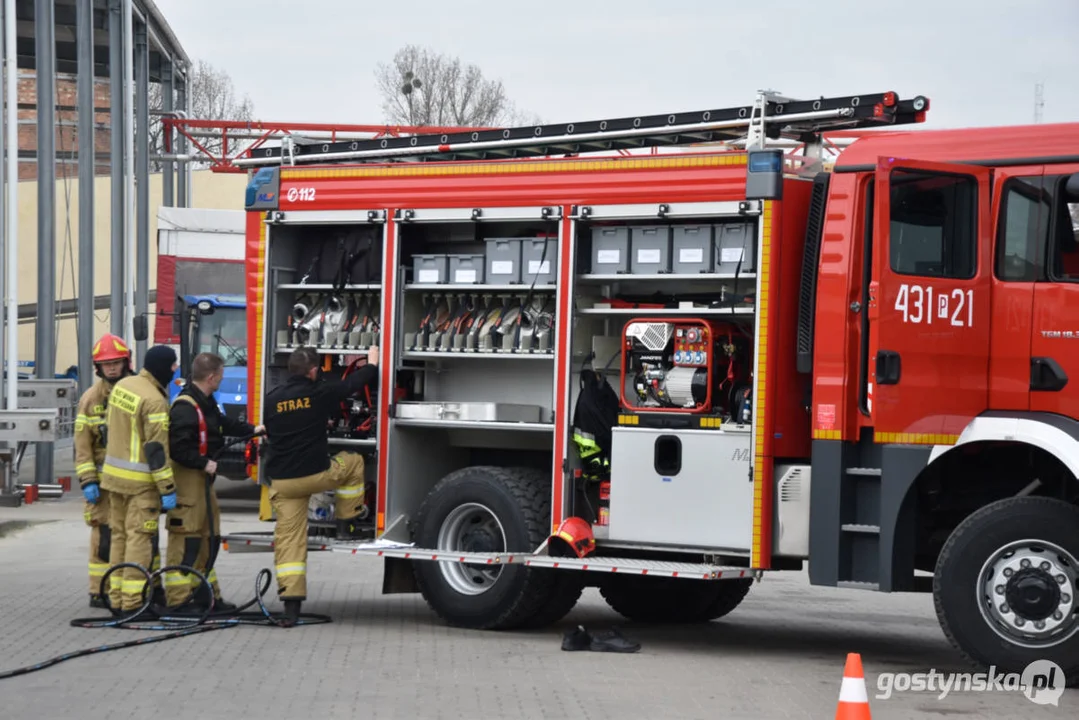 Ćwiczenia zastępów JRG oraz strażaków ochotników w zakładzie przetwórstwa spożywczego Pudliszkach