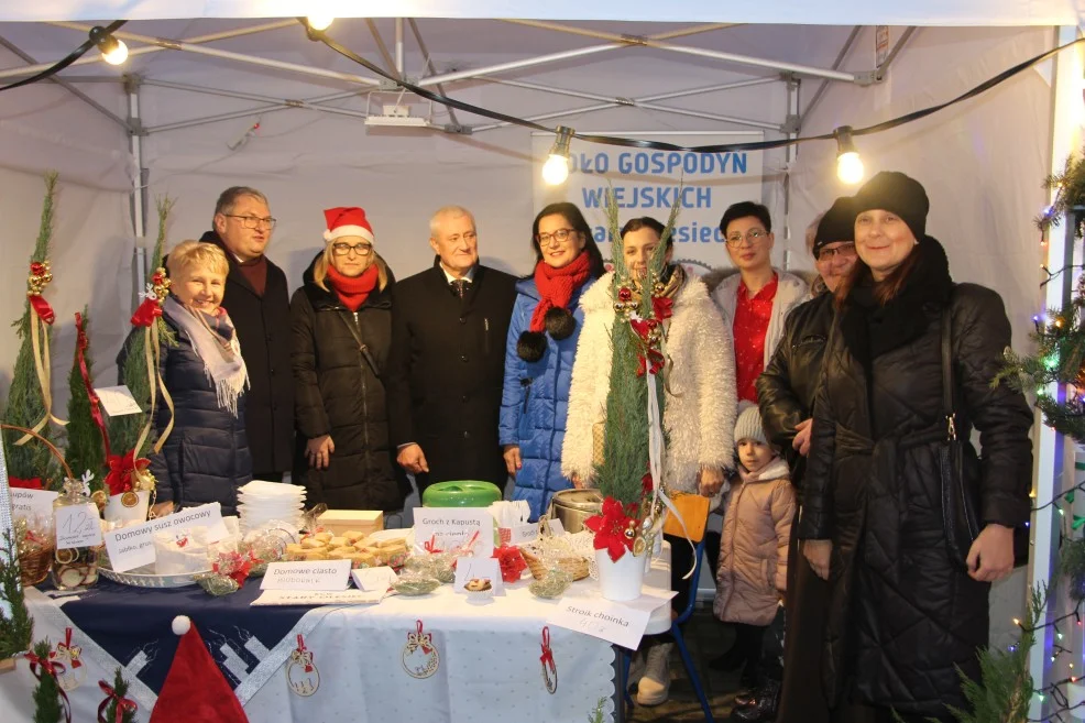 Jarmark bożonarodzeniowy i finał konkursu "Wilekopolskie smaki wigilijne w Choczu"