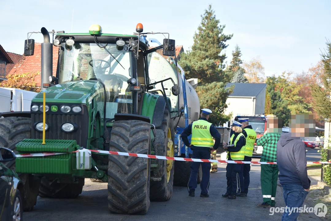 Wypadek śmiertelny w Żytowiecku. Mężczyzna przejechany przez ciągnik