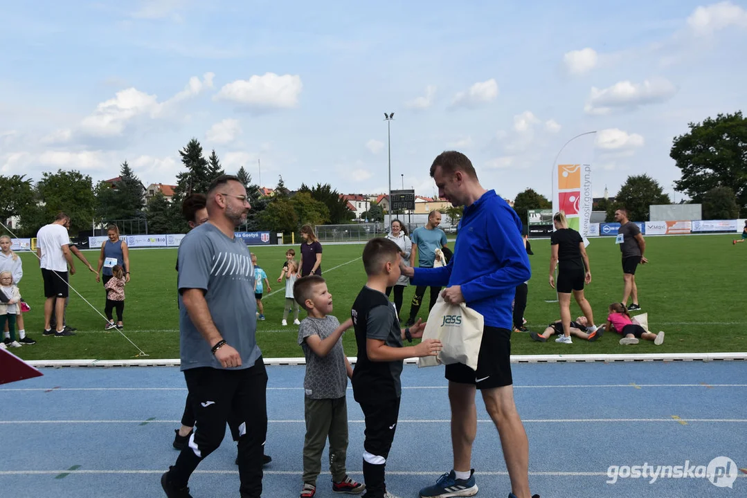 II Rodzinny Festiwal Biegowy w Gostyniu. Bieżnię opanowały dzieci