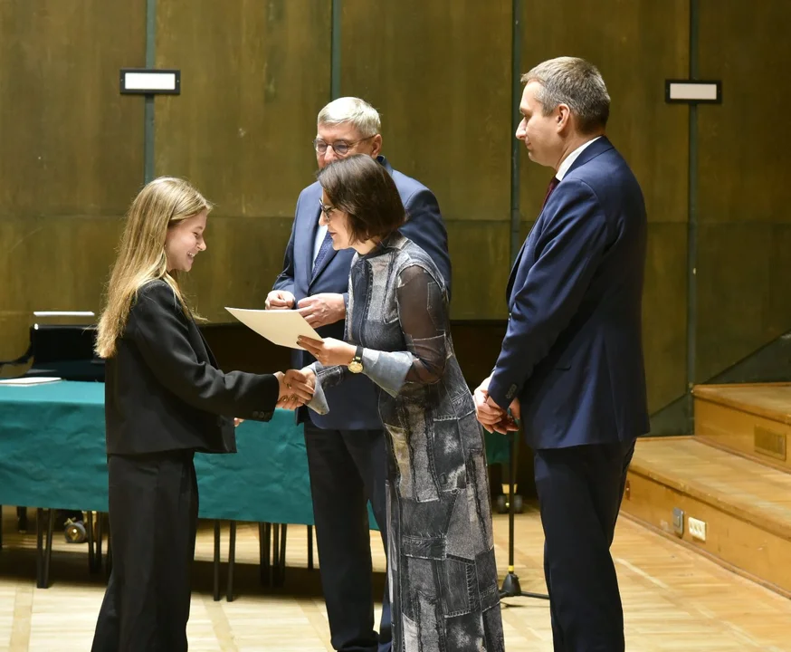 Wyróżnienie dla blisko 350 wybitnych uczniów poznańskich szkół