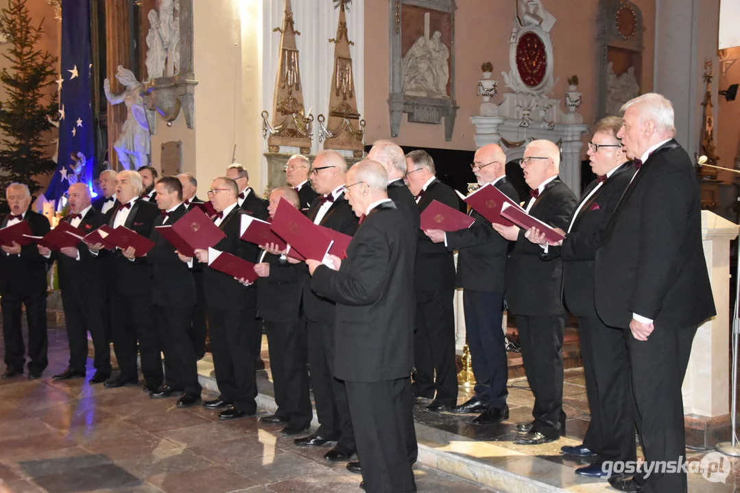 Chór Słowiki 60 - koncert kolęd w kościele na Zdzieżu w Borku Wlkp.