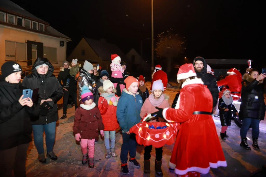 Korowód Mikołajów w Kobylinie