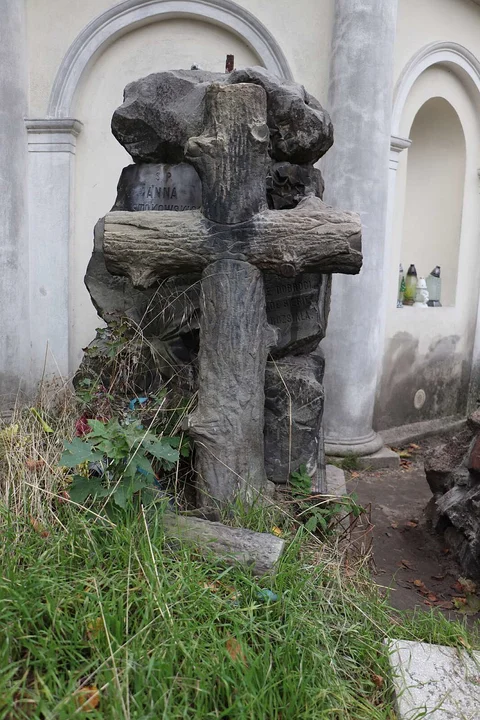 Będą zbierać pieniądze na renowację nagrobków na cmentarzu