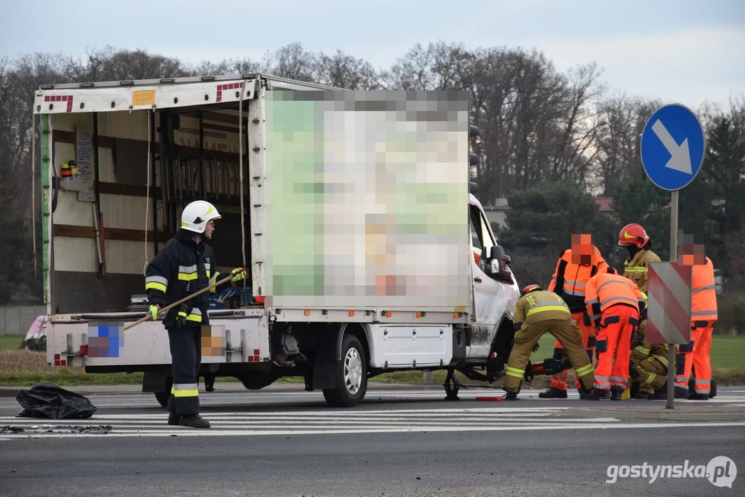 Zderzenie dwóch aut na obwodnicy DW434 w Krobi