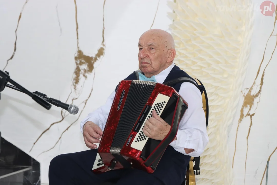 Uroczystość w restauracji "Pod Topolami"