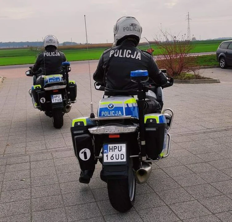 Jarocińscy policjanci otrzymali pierwsze motocykle marki BMW [ZDJĘCIA] - Zdjęcie główne