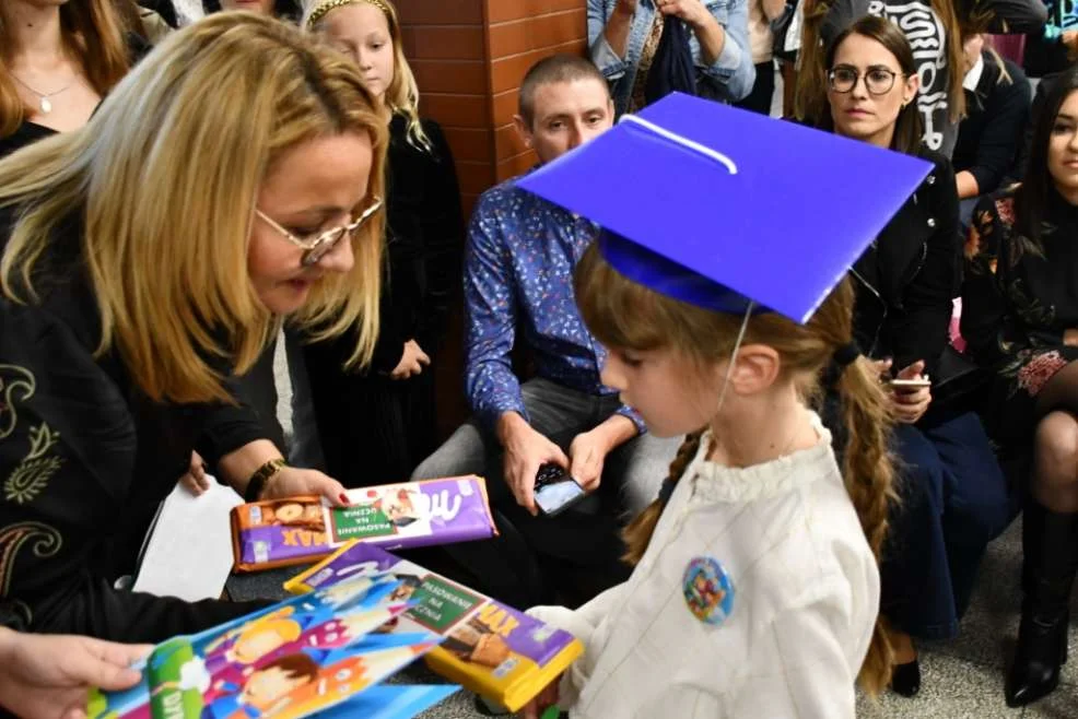 Pasowanie na uczniów w Szkole Podstawowej w Dobrzycy