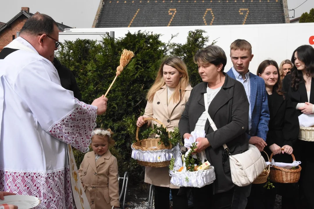 Święcenie potraw w Lutogniewie, Dzierżanowie, Bożacinie i Wróżewach [ZDJĘCIA]