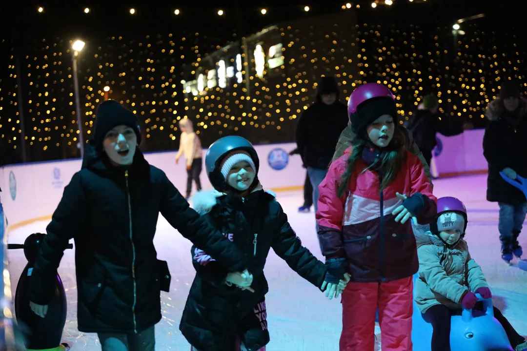 Ice Disco na pleszewskim lodowisku. Zimowy obiekt zamienił się w parkiet taneczny! - Zdjęcie główne