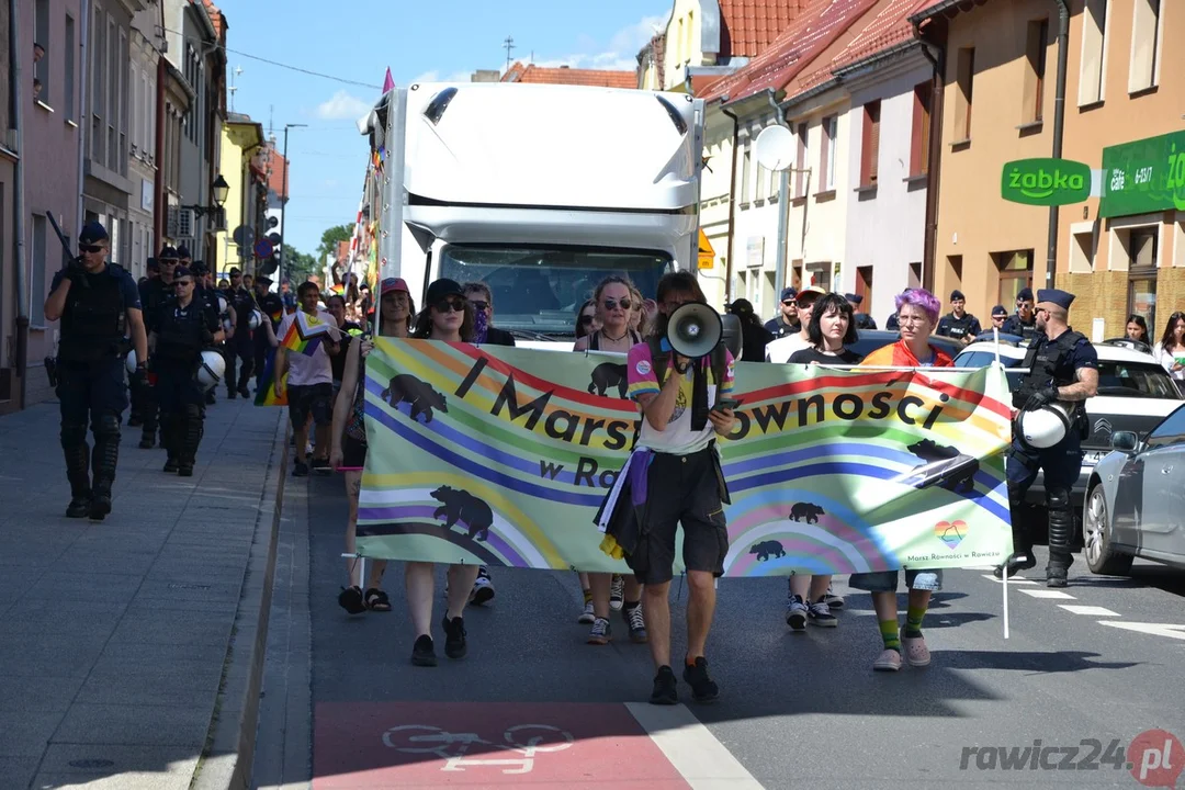 Marsz Równości i kontrmanifestacje w Rawiczu