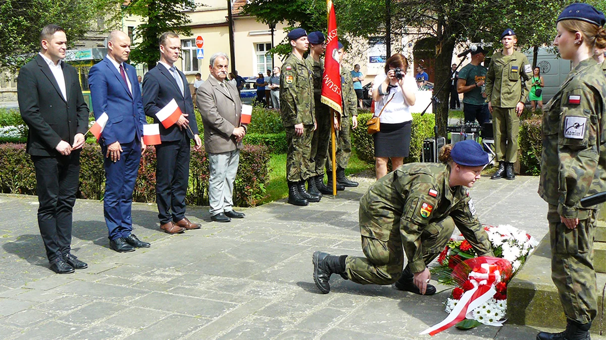 Obchody 233. rocznicy uchwalenia Konstytucji 3 Maja w Rawiczu [ZDJĘCIA] - Zdjęcie główne