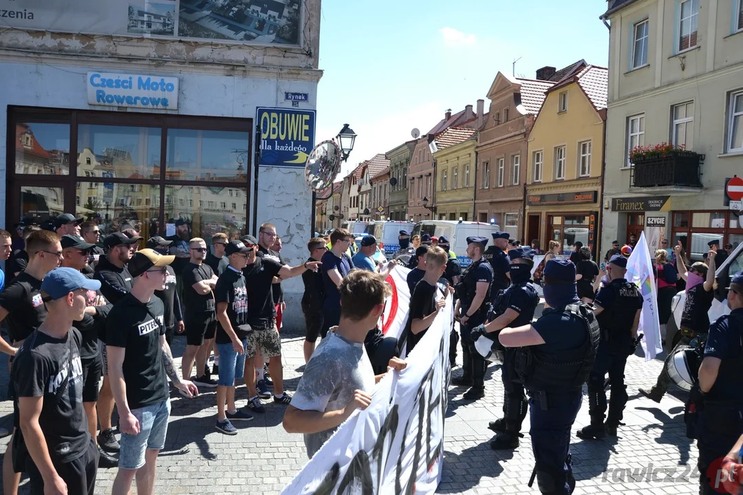 Marsz Równości i kontrmanifestacje w Rawiczu