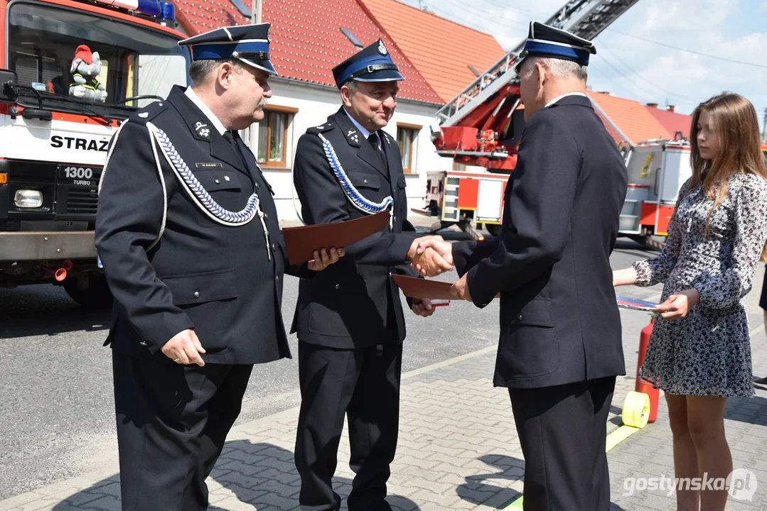 Przekazanie wozu strażackiego dla jednostki OSP w Pogorzeli