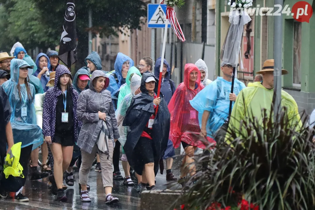 Pielgrzymi na ulicach Rawicza