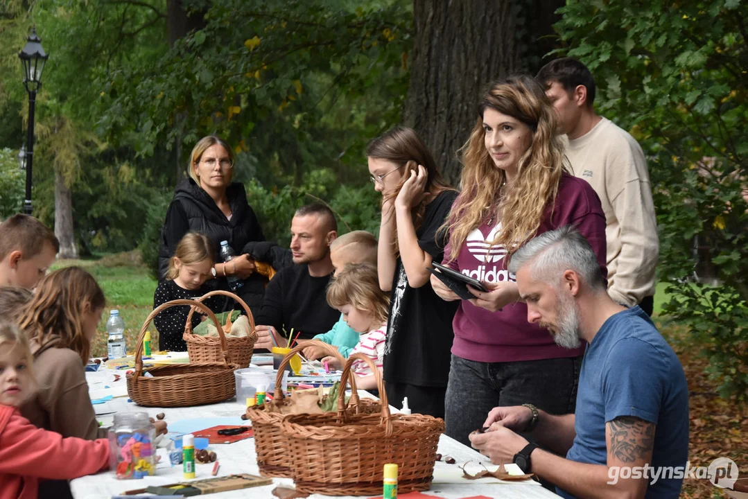 Zlot samochodów retro w Zamku Wielkopolskim w Rokosowie