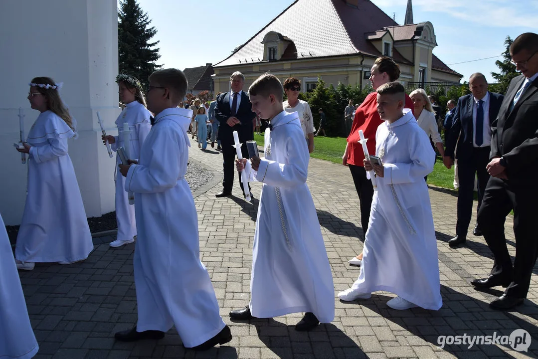 Sakrament I Komunii Świętej w parafii w Pogorzeli