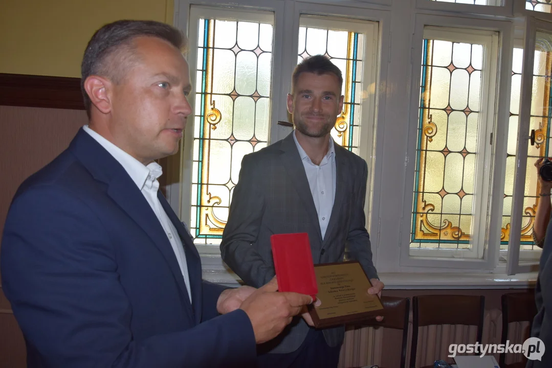 Adam Nowicki z tytułem "Zasłużony dla Powiatu Gostyńskiego"