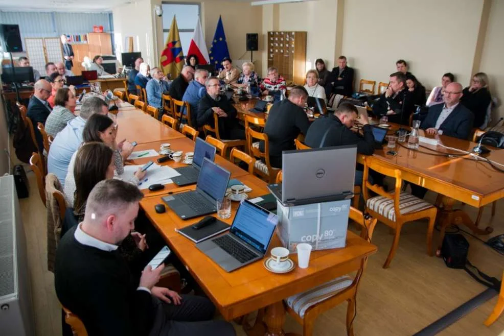 Sesja Rady Miejskiej w Jarocinie. W programie Wodny Świat