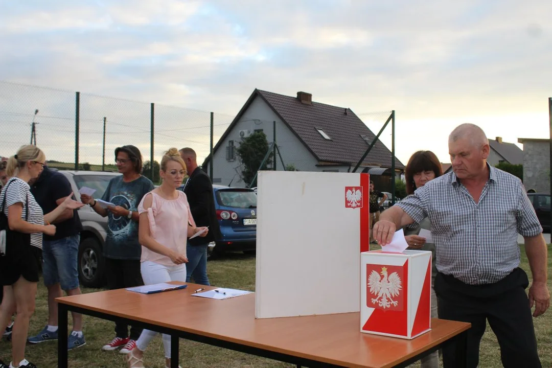 Po trzech tygodniach chciano odwołać sołtyskę Brzóstkowa. Zaskakujący wynik zebrania wiejskiego