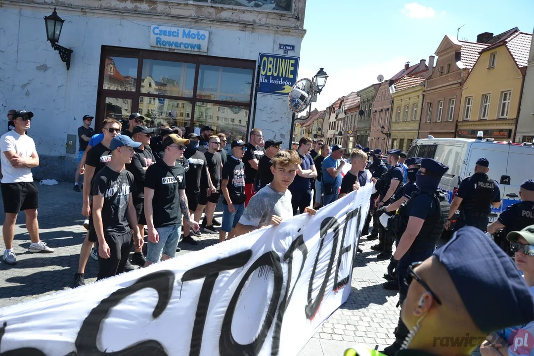 Marsz Równości i kontrmanifestacje w Rawiczu