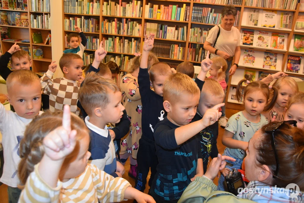 "Mała książka - wielki człowiek". Podsumowanie ogólnopolskiej kampanii w bibliotece w Gostyniu