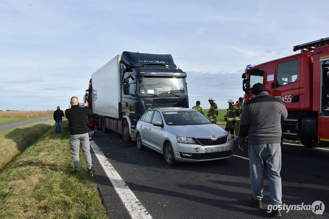 Kraksa na DK12 (obwodnica Borku Wlkp.). Zderzenie 4 samochodów