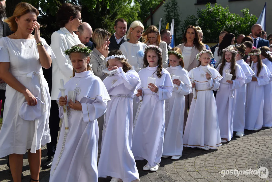 Sakrament I Komunii Świętej w parafii w Pogorzeli