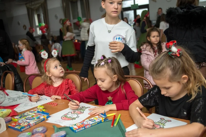 Mikołajki w Choczu z Fundacją Pomocy Dzieciom Humana