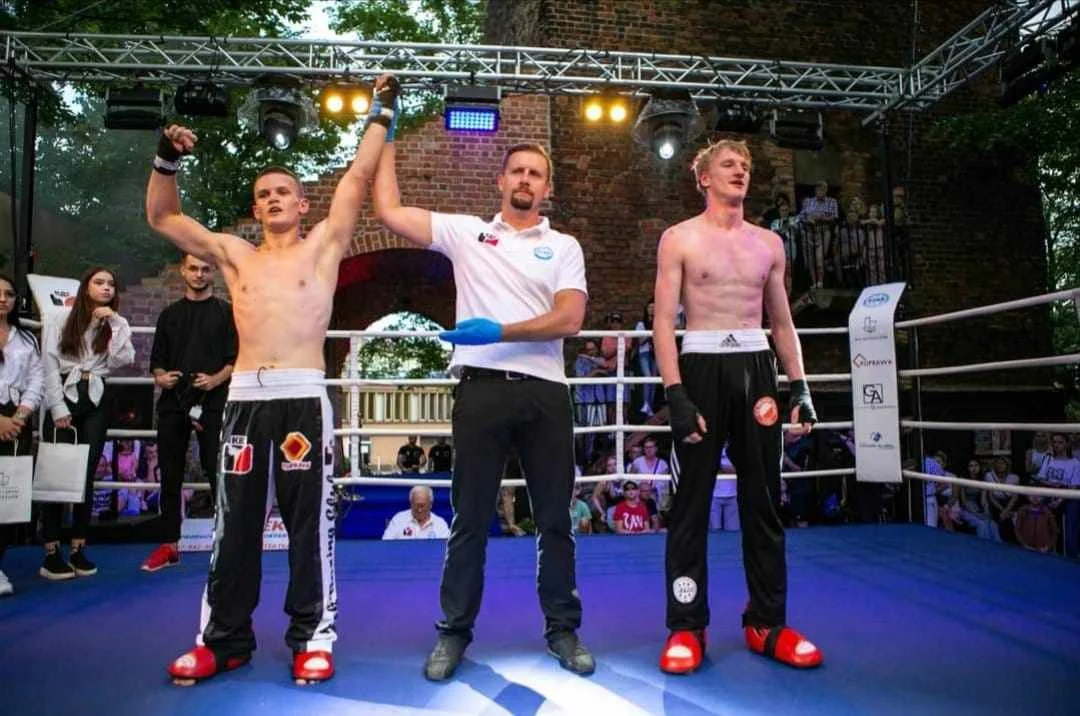 Filip Śronek z Krotoszyna zwyciężył w Kick-Boxing Competition