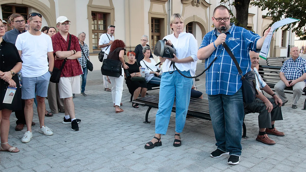 "Wspólnie przywracamy pamięć" o Żydach w Rawiczu. Spacer tematyczny z przewodnikiem - Zdjęcie główne