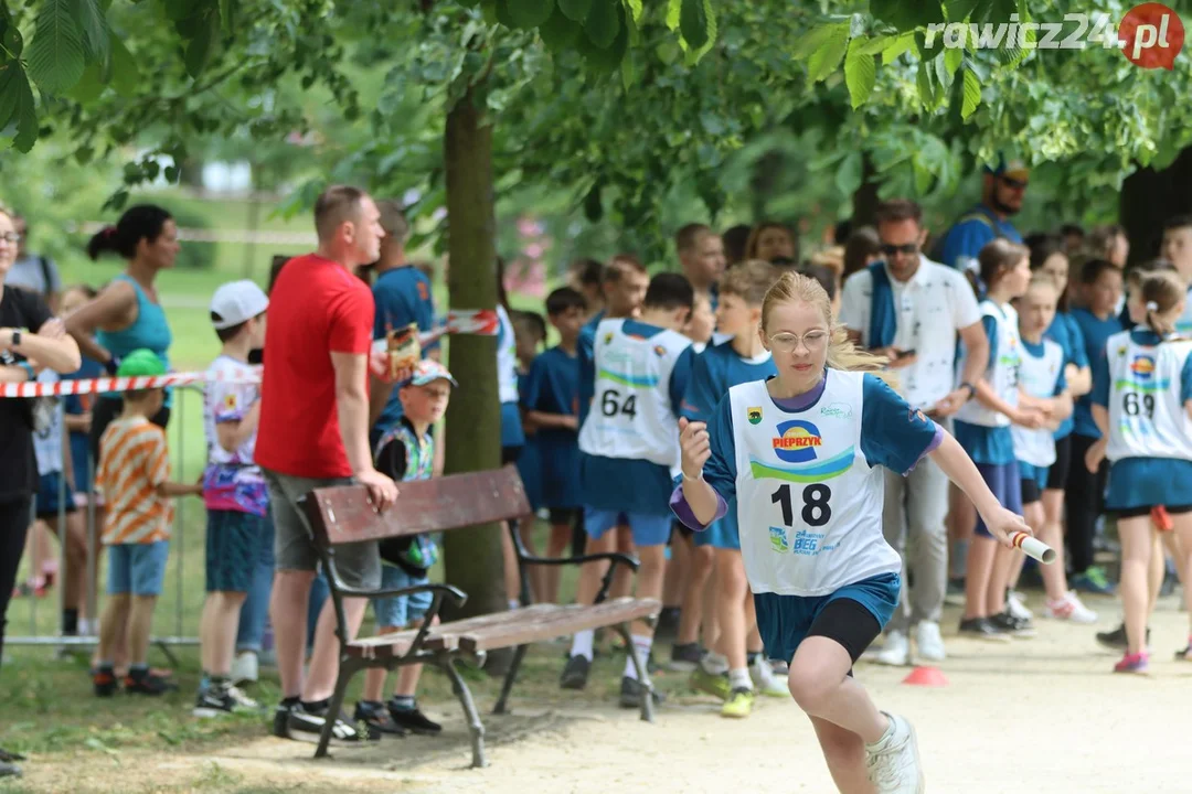 Sztafety szkolne w ramach 24h Rawickiego Festiwalu Sportu