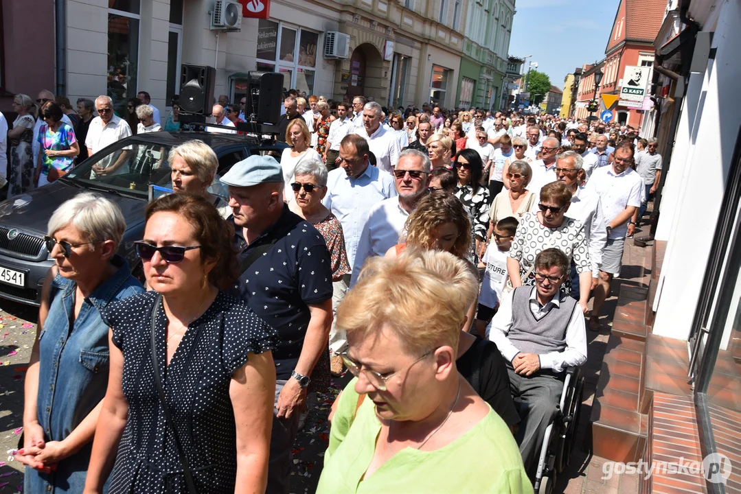 Gostyń - Boże Ciało 2023 - procesja ulicami miasta