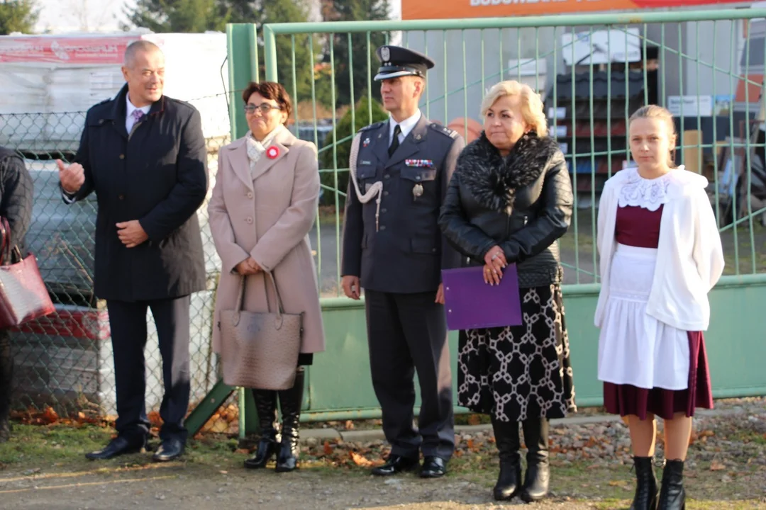 Mural upamiętniający zrzut broni dla Armii Krajowej odsłonięto w Czerminie w ubiegłym roku