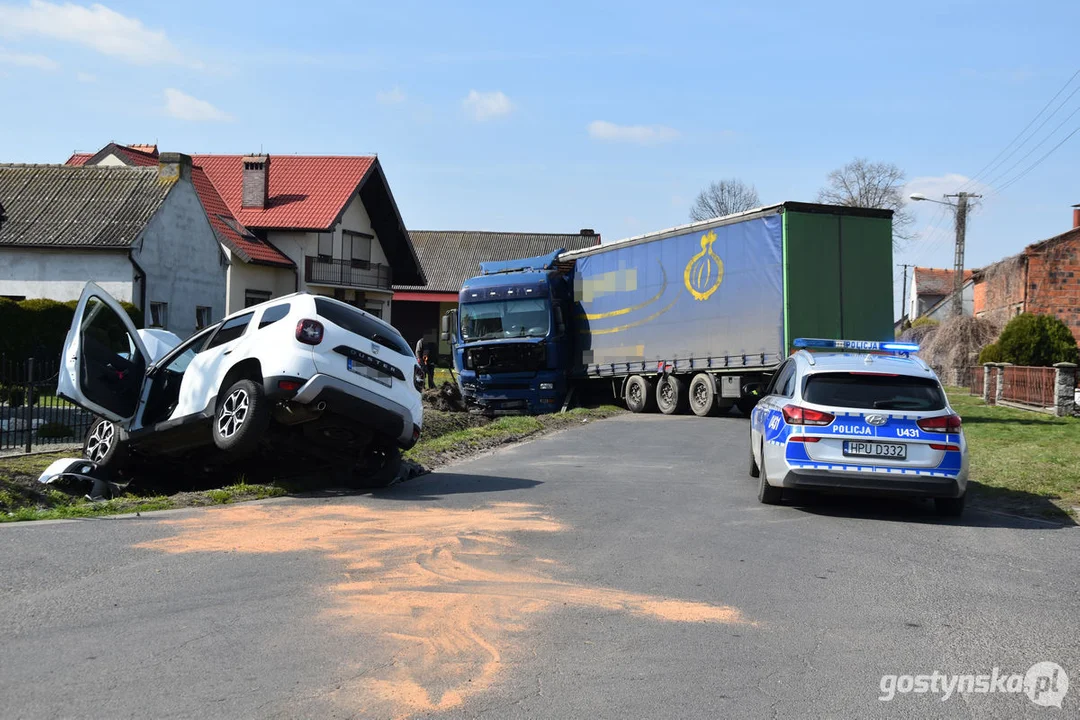 Zderzenie dwóch samochodów w Skoraszewicach (gm. Pępowo)