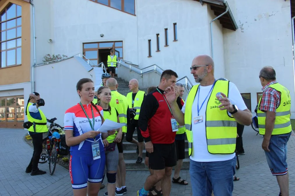 Rowerzyści z Jarocina wyruszyli w drogę na Jasną Górę