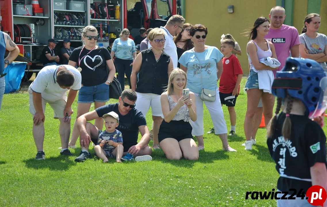 Festyn Rodzinny w Pakosławiu przyniósł uśmiech na twarzach dzieci i dorosłych (FOTO i FILM) - Zdjęcie główne