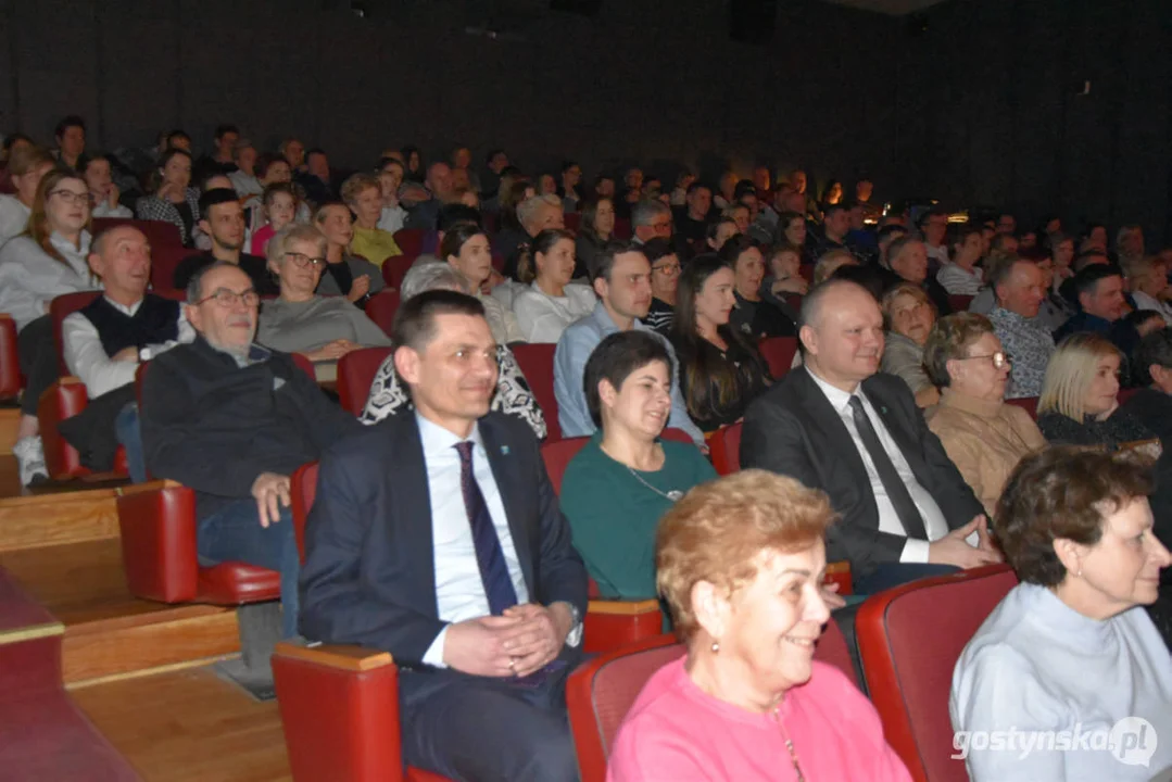 Gwarowe przedstawienie w Krobi - Grupa Teatralna "Na Fali"