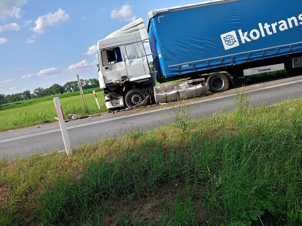 Heder odczepił się od kombajnu, a przyczepa od traktora. Wypadki w okolicy Gostynia