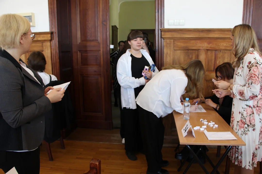 Maturzyści z ILO rozpoczęli egzamin maturalny z języka polskiego